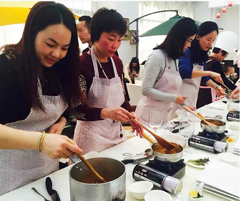 学习搭配各种酱料，确保口感