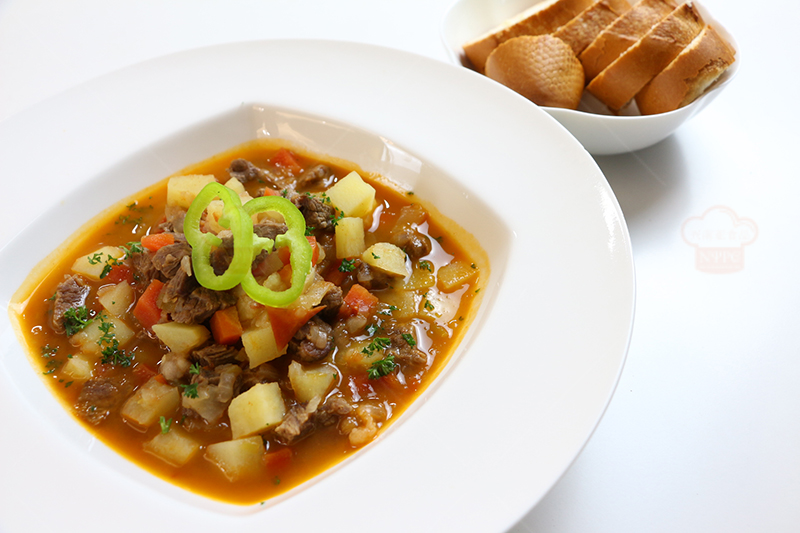 跟星级大厨学做匈牙利国民美食：炖牛肉汤