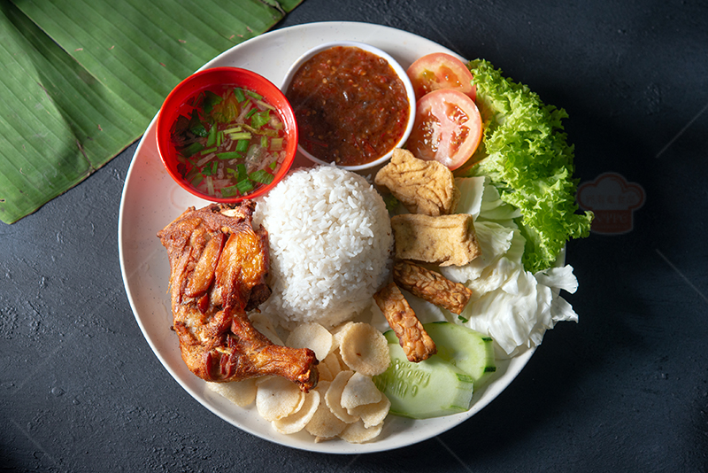 一道标准的东南亚美食椰浆饭，关键在于“饭”的制作