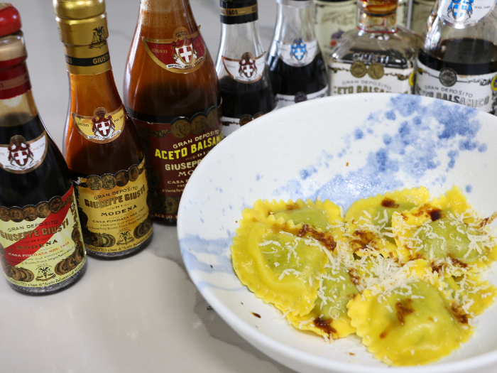 毕丹尼奶酪菠菜馅圆形云吞